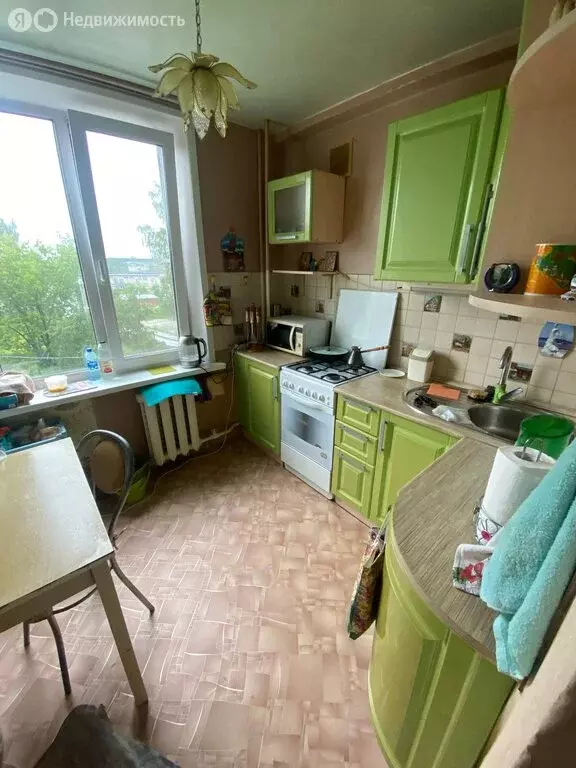 4-комнатная квартира: Березники, Юбилейная улица, 111 (72 м) - Фото 0