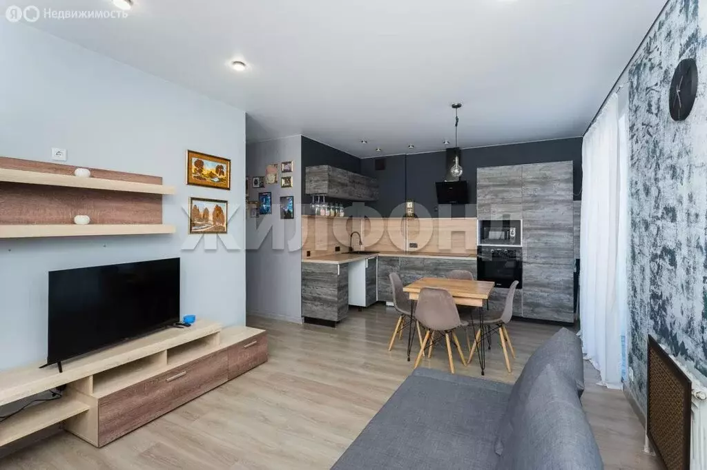 3-комнатная квартира: посёлок Октябрьский, улица Французский Квартал, ... - Фото 2