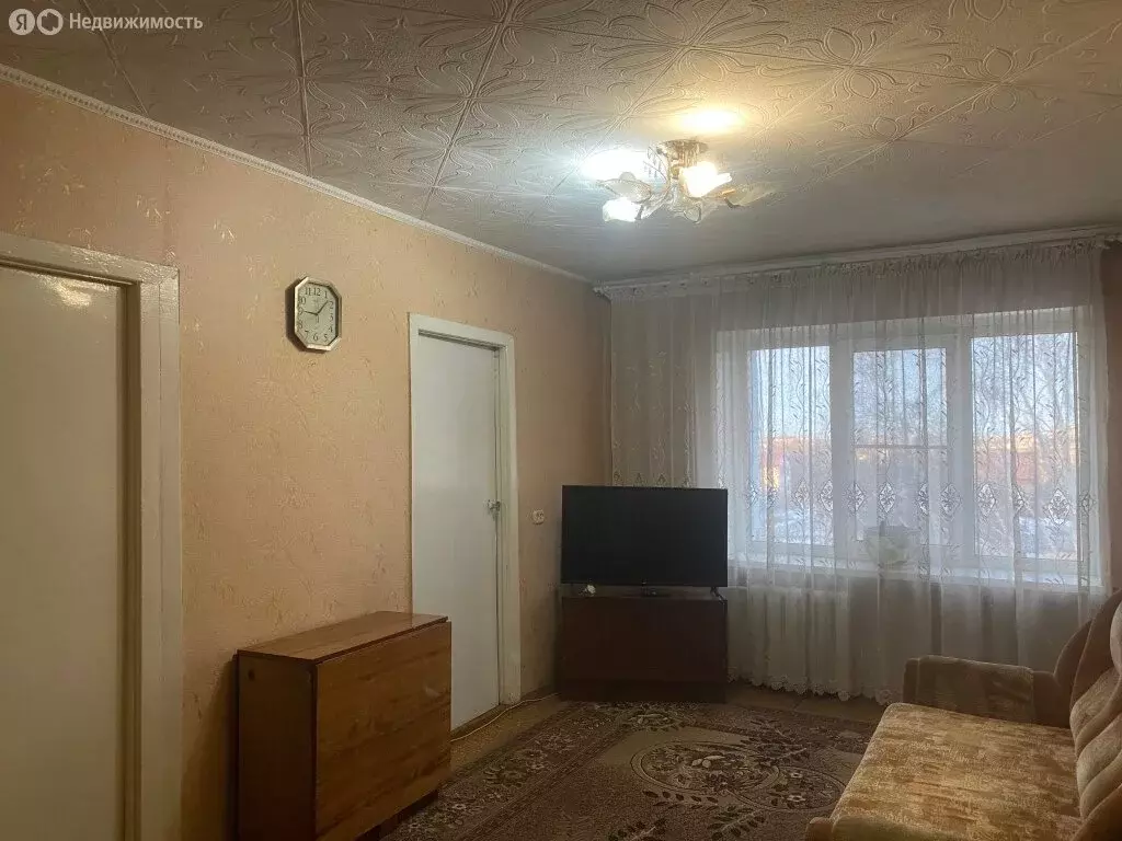 4-комнатная квартира: Омск, Революционная улица, 13 (60.8 м) - Фото 1