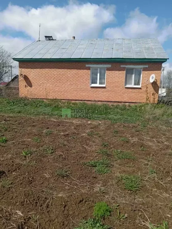 Дом в Башкортостан, Иглинский район, с. Урман ул. Гафури (85 м) - Фото 0