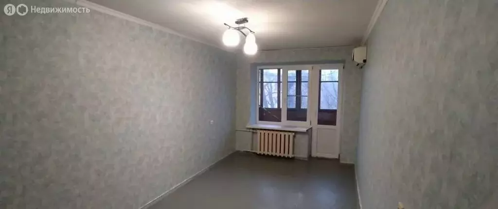2-комнатная квартира: Каменск-Шахтинский, улица Гагарина, 3 (44 м) - Фото 0