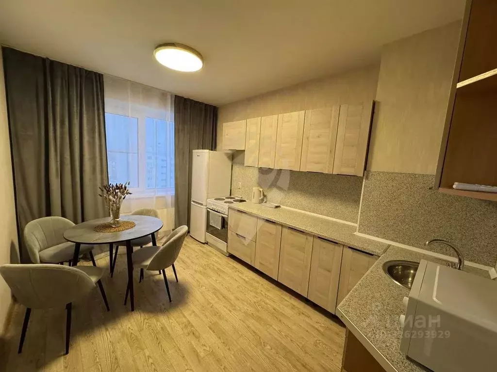 3-к кв. Белгородская область, Старый Оскол Северный мкр, 33 (63.2 м) - Фото 2