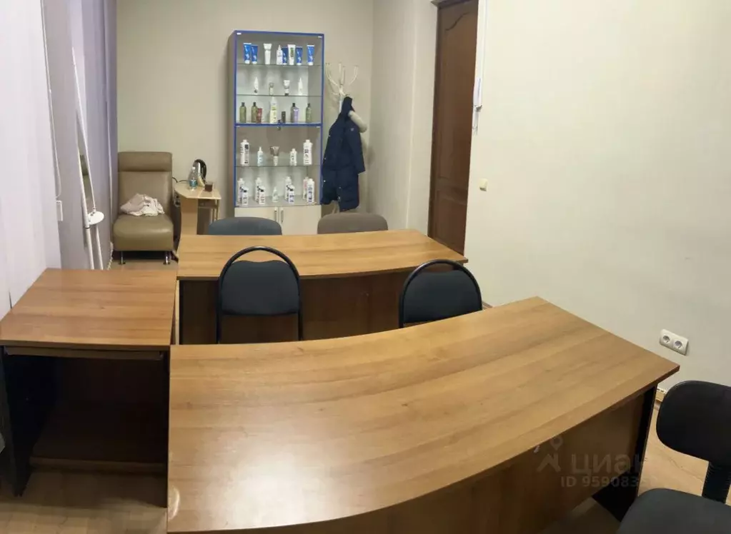 Офис в Калужская область, Обнинск ул. Кутузова, 1 (17 м) - Фото 1