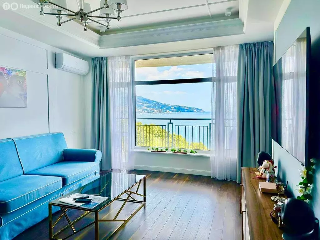 2-комнатная квартира: Алушта, Парковая улица, 6Б (65 м) - Фото 0