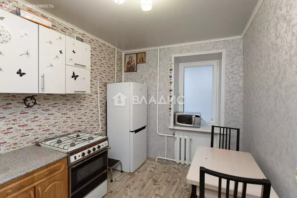 3-комнатная квартира: Лакинск, улица 10 Октября, 4 (60 м) - Фото 1