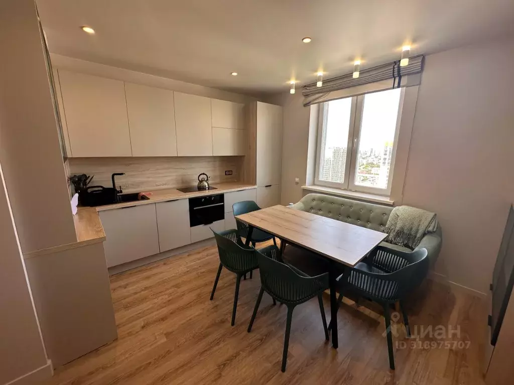 3-к кв. Свердловская область, Екатеринбург ул. Чайковского, 66А (68.0 ... - Фото 1