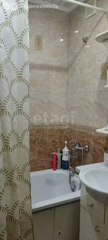 3-комнатная квартира: Омск, улица Кирова, 8/2 (69.4 м) - Фото 2