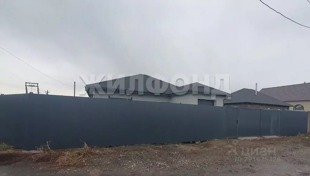 Дом в Хакасия, Усть-Абаканский район, с. Калинино Дорожная ул. (123 м) - Фото 1