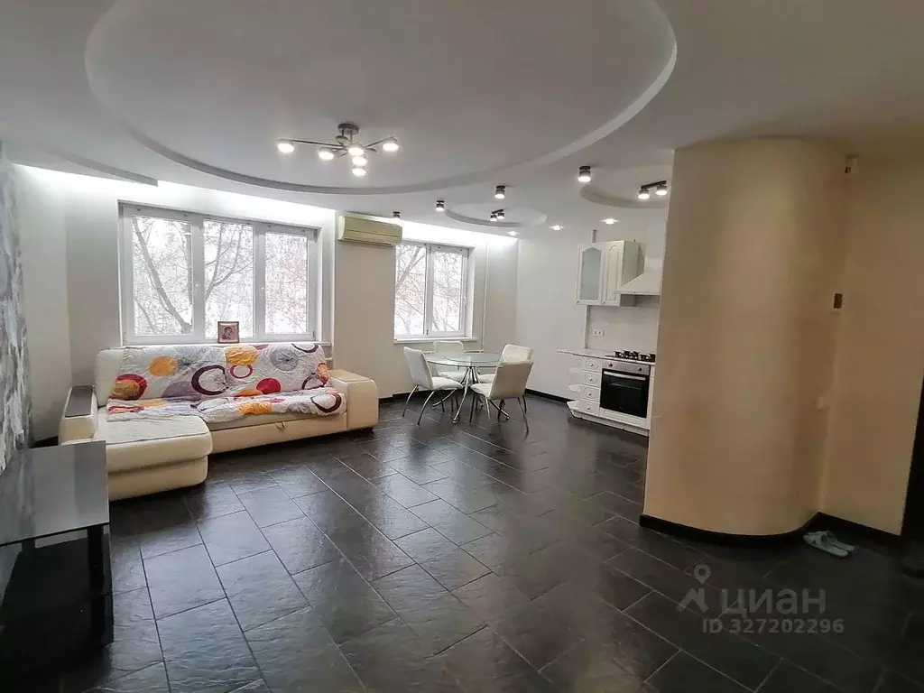 3-к кв. Волгоградская область, Волгоград ул. Космонавтов, 17 (66.8 м) - Фото 1