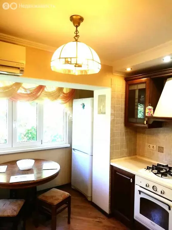 2-комнатная квартира: Сочи, улица Куйбышева, 6 (48 м) - Фото 0