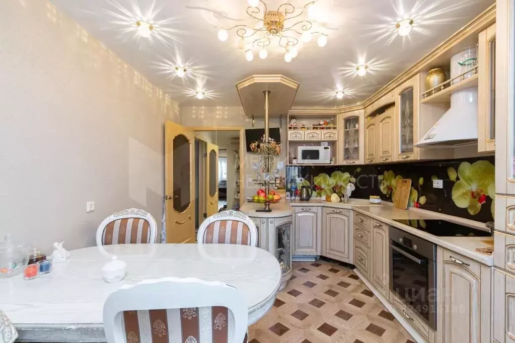 3-к кв. Тюменская область, Тюмень Магаданская ул., 5 (89.9 м) - Фото 1