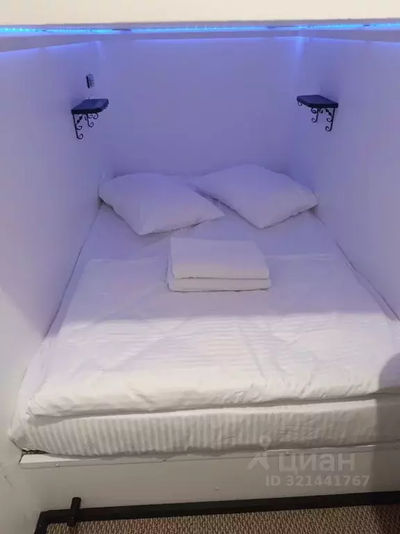 Комната Москва ул. Буженинова, 2 (4.0 м) - Фото 0