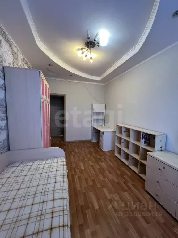 3-к кв. Ханты-Мансийский АО, Сургут Югорская ул., 13 (81.1 м) - Фото 0