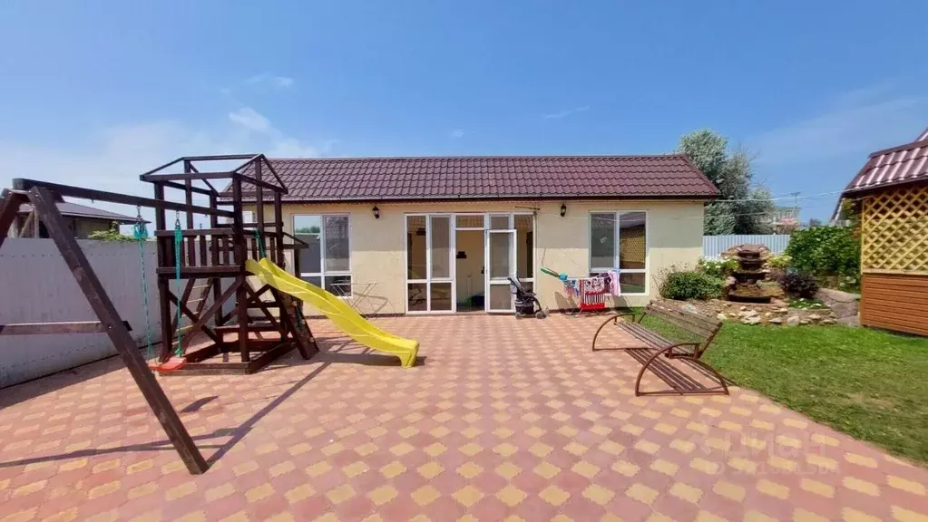 Дом в Краснодарский край, Темрюкский район, Голубицкое с/пос, ... - Фото 2