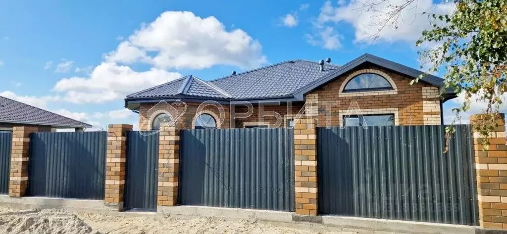 Дом в Тюменская область, Тюмень Салаирский тракт, 3-й км (112 м) - Фото 1
