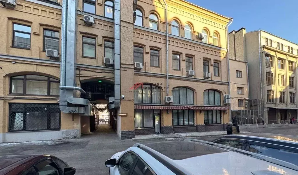 Торговая площадь в Москва Большой Черкасский пер., 13С4 (242 м) - Фото 1