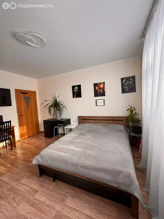 1-комнатная квартира: Тюмень, улица Дмитрия Менделеева, 7 (55 м) - Фото 2