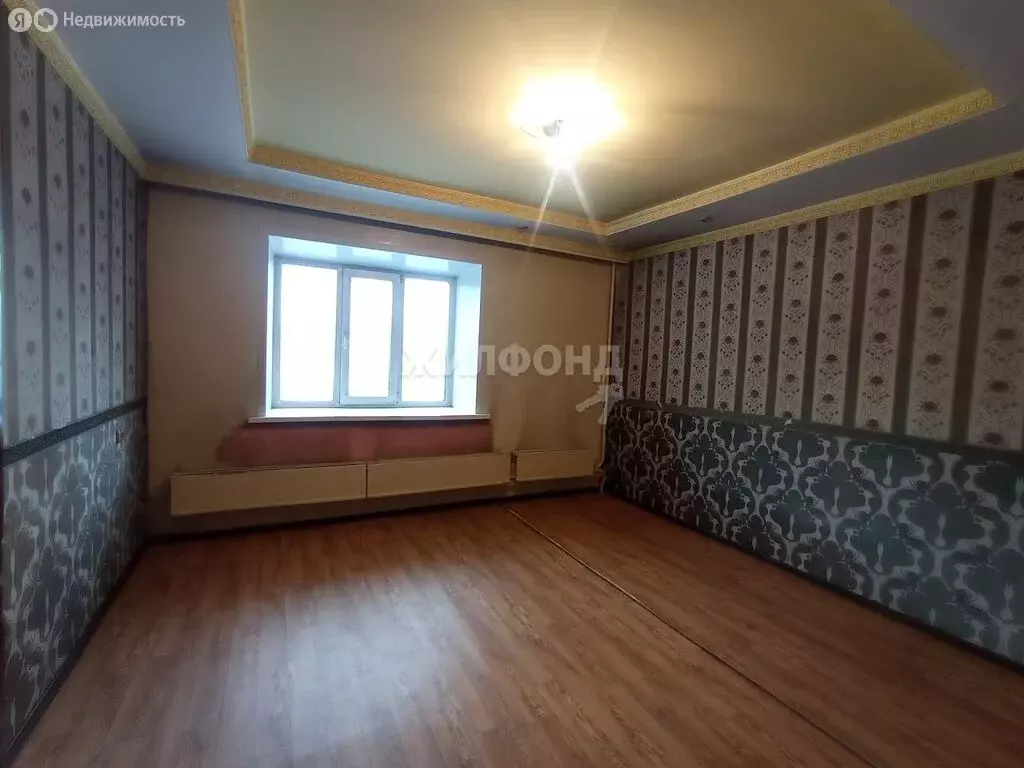3-комнатная квартира: Кызыл, улица Ооржака Лопсанчапа, 27 (63 м) - Фото 0