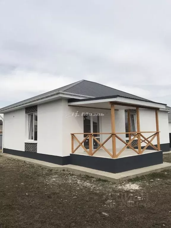 Дом в Крым, Симферопольский район, Добровское с/пос, с. Пионерское ул. ... - Фото 2