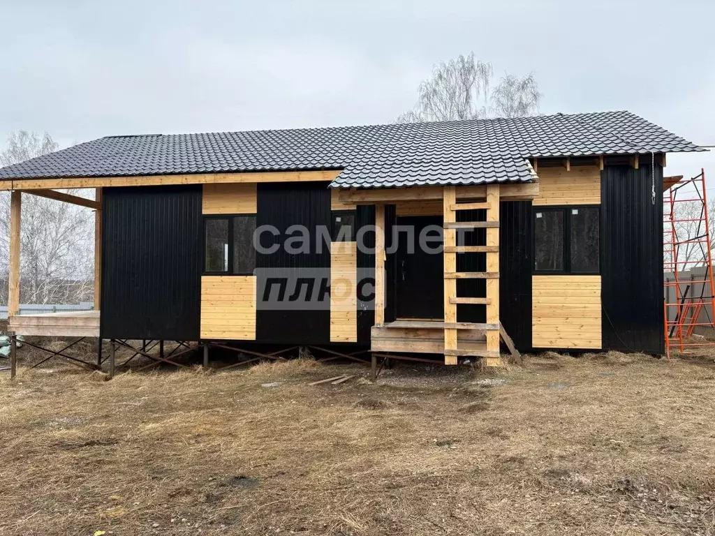 Дом в Свердловская область, Каменский муниципальный округ, с. ... - Фото 1