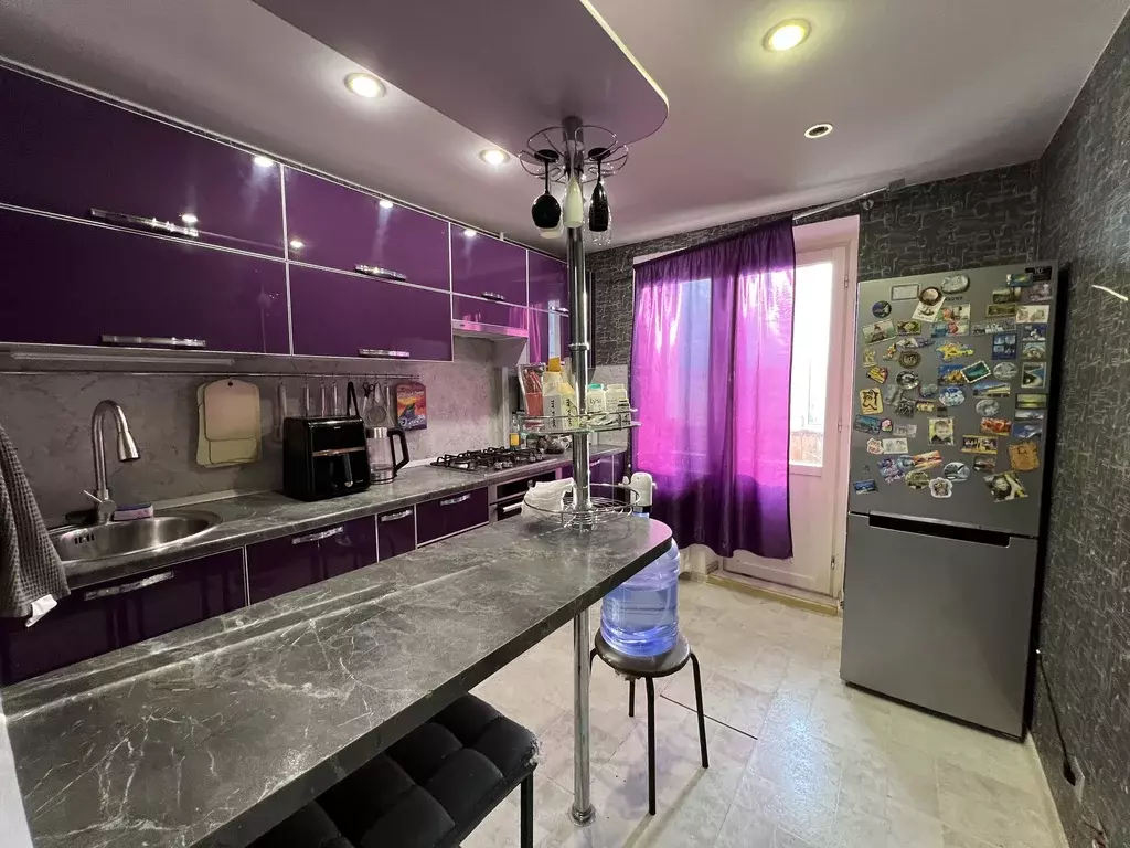 Продаётся 4-к квартира, 90.6 м - Фото 0