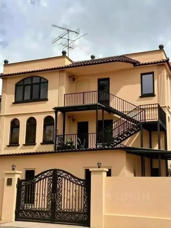 Дом в Краснодарский край, Сочи Адлер жилрайон, ул. Ленина, 217А (250 ... - Фото 1