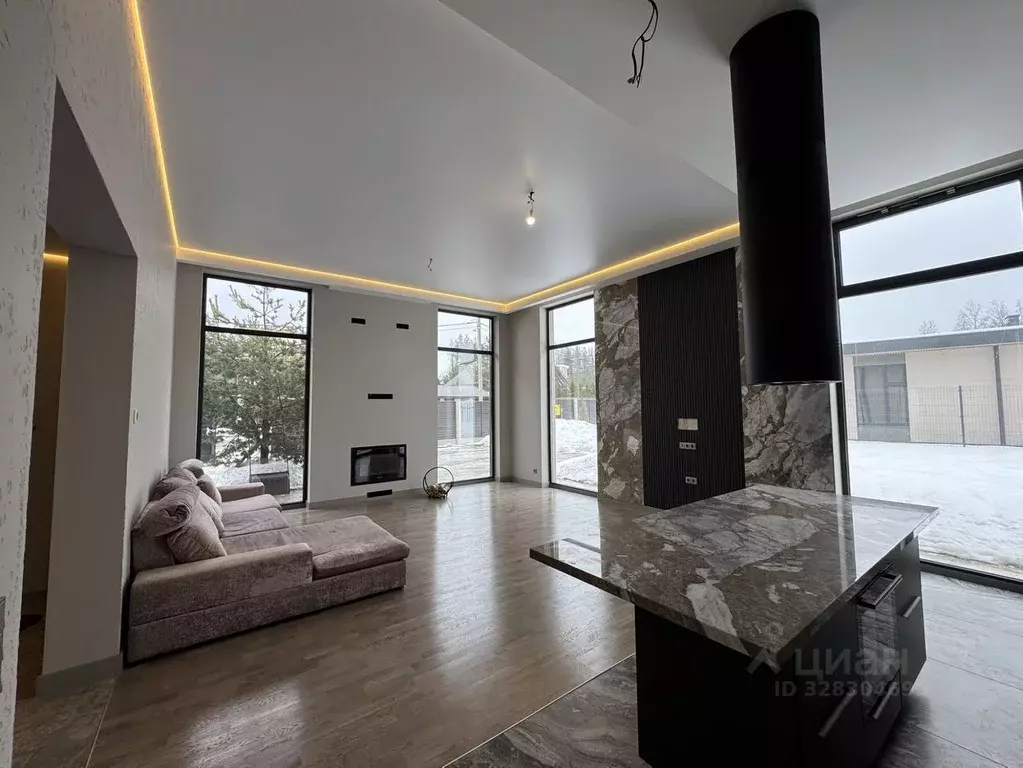 Дом в Ленинградская область, Всеволожский район, Бугровское городское ... - Фото 1