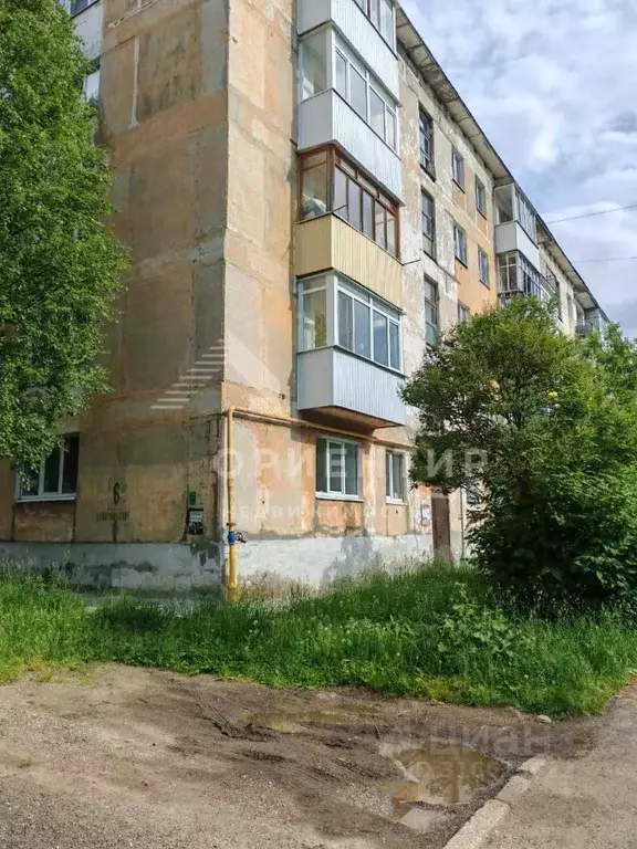 2-к кв. Пермский край, Губаха Октябрьский просп., 6 (40.7 м) - Фото 0