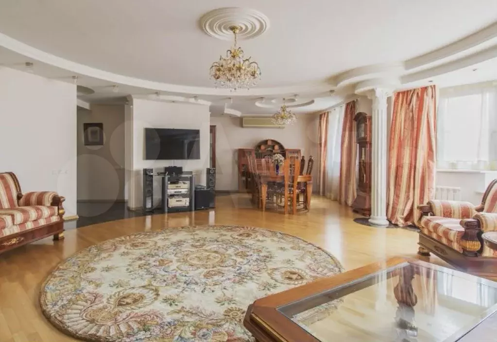 3-к. квартира, 135 м, 7/12 эт. - Фото 0