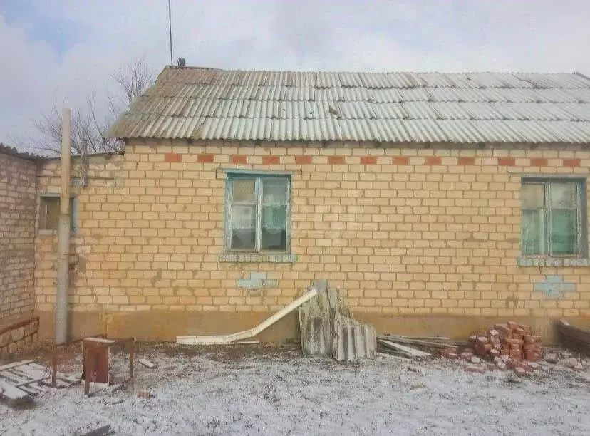 Дом в Калмыкия, Малодербетовский район, пос. Ханата ул. Городовикова, ... - Фото 2