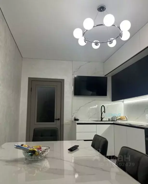 2-к кв. Северная Осетия, Владикавказ ул. Курсантов-Кировцев, 15Д (64.0 ... - Фото 1
