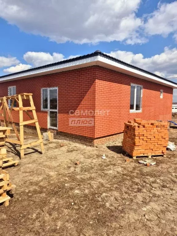 Дом в Курская область, Курский район, Моковский сельсовет, д. 1-я ... - Фото 1