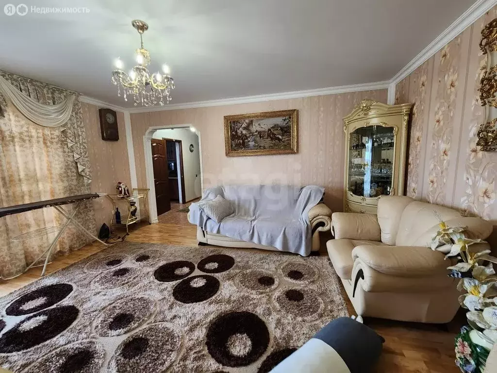 3-комнатная квартира: Владикавказ, Владикавказская улица, 65 (90 м) - Фото 1