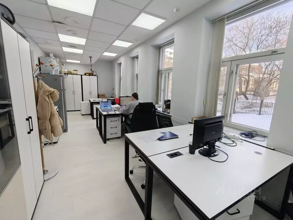 Офис в Москва Поклонная ул., 14 (154 м) - Фото 2