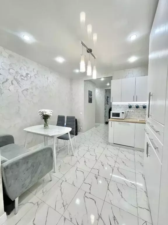 2-к кв. Тульская область, Новомосковск Пионерская ул., 18Жк2 (63.2 м) - Фото 1