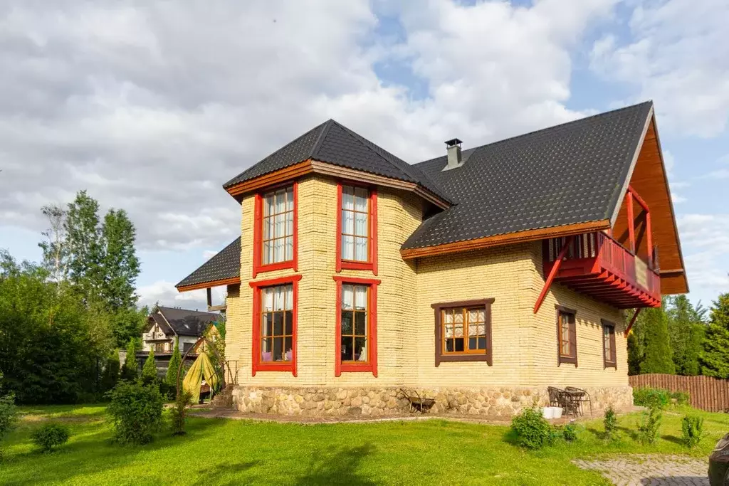 Дом в Ленинградская область, Выборгский район, Рощино пгт  (250 м) - Фото 1