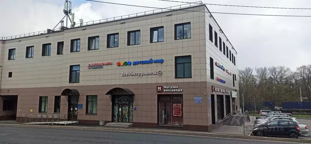 Торговая площадь в Санкт-Петербург, Санкт-Петербург, Ломоносов ... - Фото 1