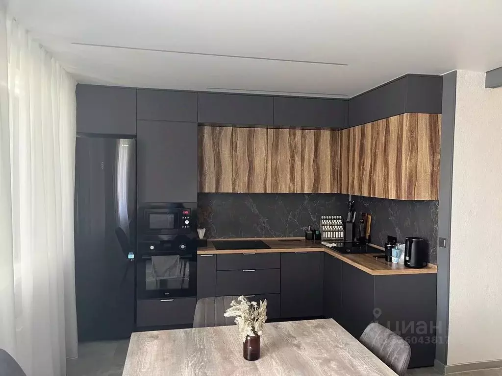 3-к кв. Волгоградская область, Волгоград ул. Гаря Хохолова, 1 (78.0 м) - Фото 2