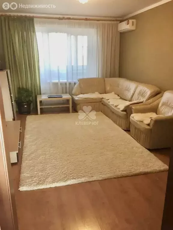 3-комнатная квартира: посёлок городского типа Черноморский, Юбилейная ... - Фото 1