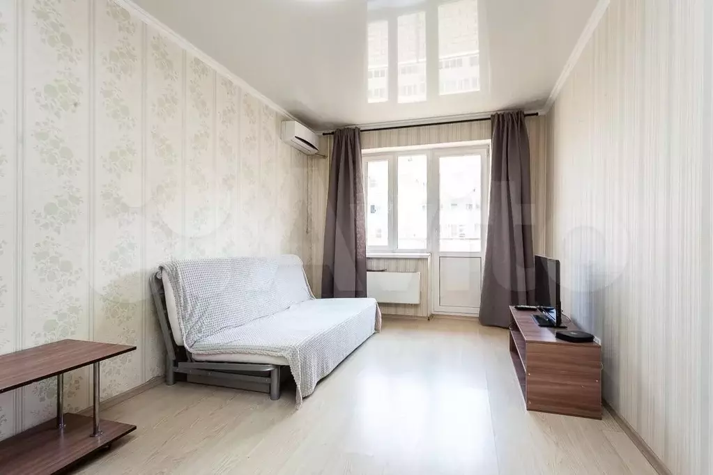 1-к. квартира, 39 м, 8/10 эт. - Фото 1
