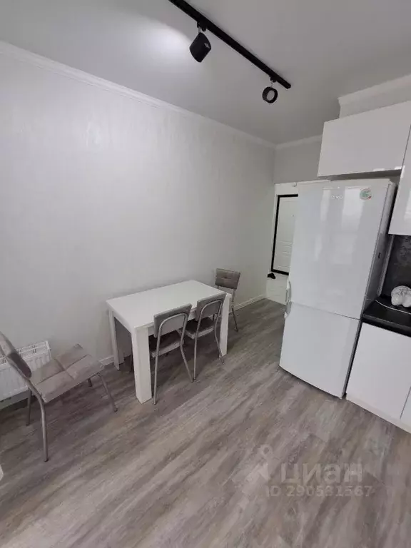 1-к кв. Астраханская область, Астрахань ул. Трофимова, 10 (40.0 м) - Фото 2