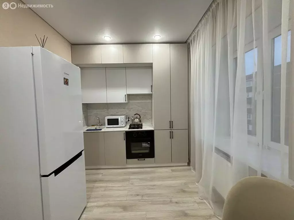 1-комнатная квартира: Октябрьский, улица Рахимьяна Насырова, 11 (35 м) - Фото 2