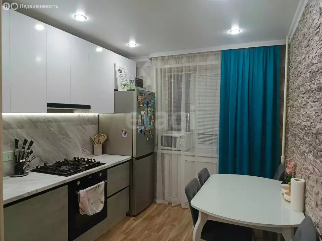 4-комнатная квартира: Стерлитамак, улица Гоголя, 106 (75.3 м) - Фото 2