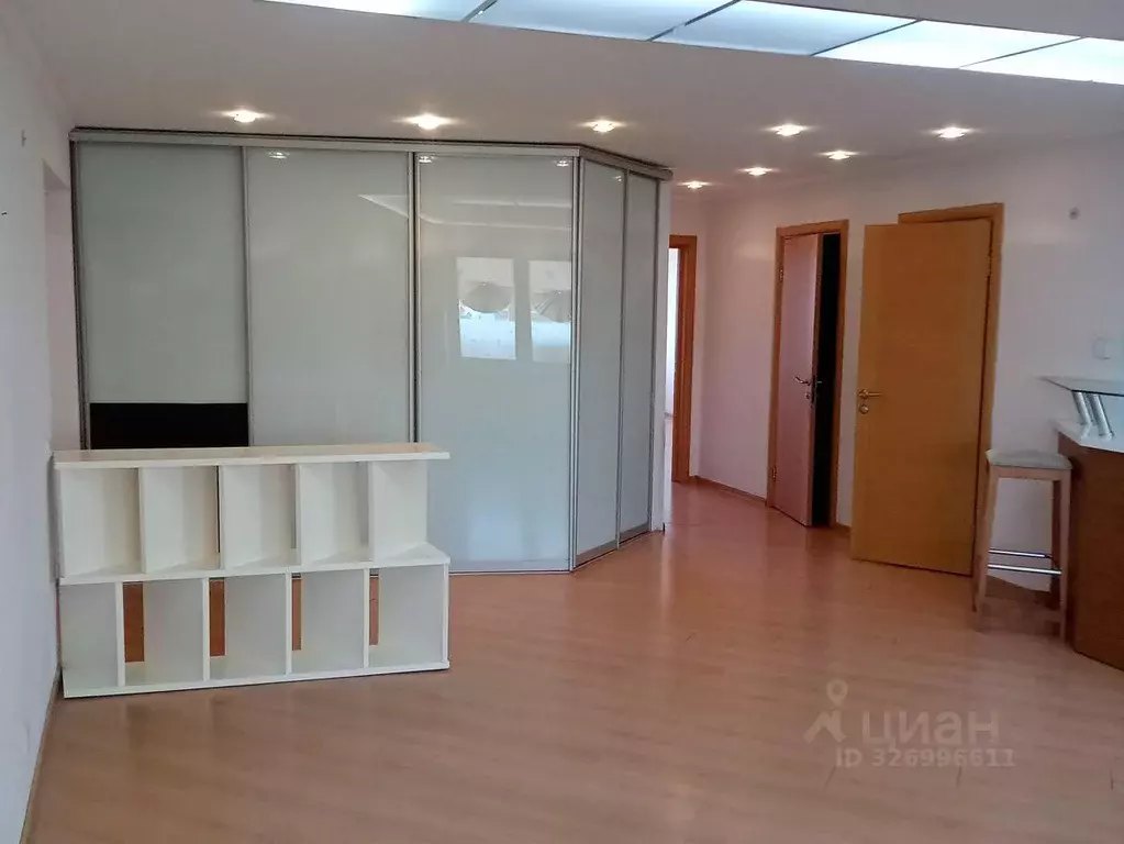 3-к кв. Свердловская область, Екатеринбург ул. Краснолесья, 49 (92.0 ... - Фото 1