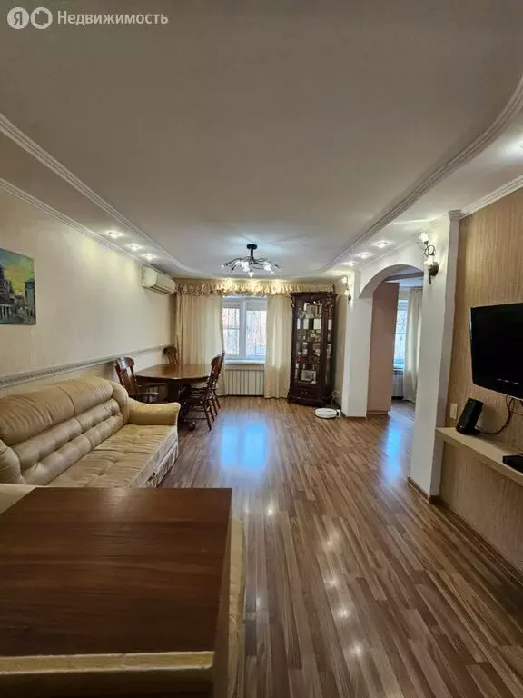 3-комнатная квартира: Астрахань, улица Кирова, 30/49 (68 м) - Фото 2