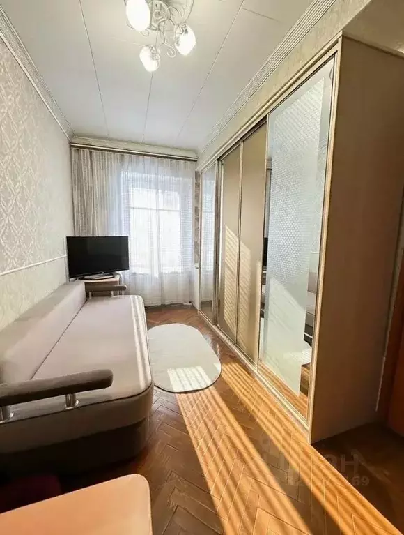 Комната Санкт-Петербург Новоовсянниковская ул., 17А (13.2 м) - Фото 0