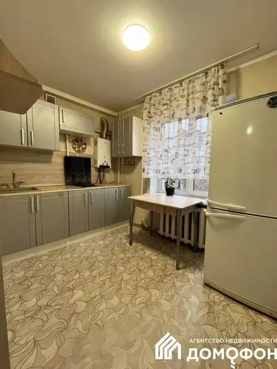 2-к кв. Омская область, Омск ул. 3-я Островская, 168 (44.9 м) - Фото 1