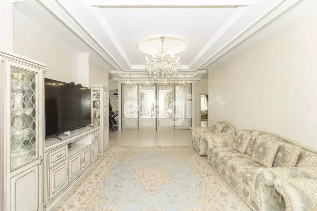 3-к кв. Тюменская область, Тюмень ул. Малыгина, 90 (147.2 м) - Фото 1