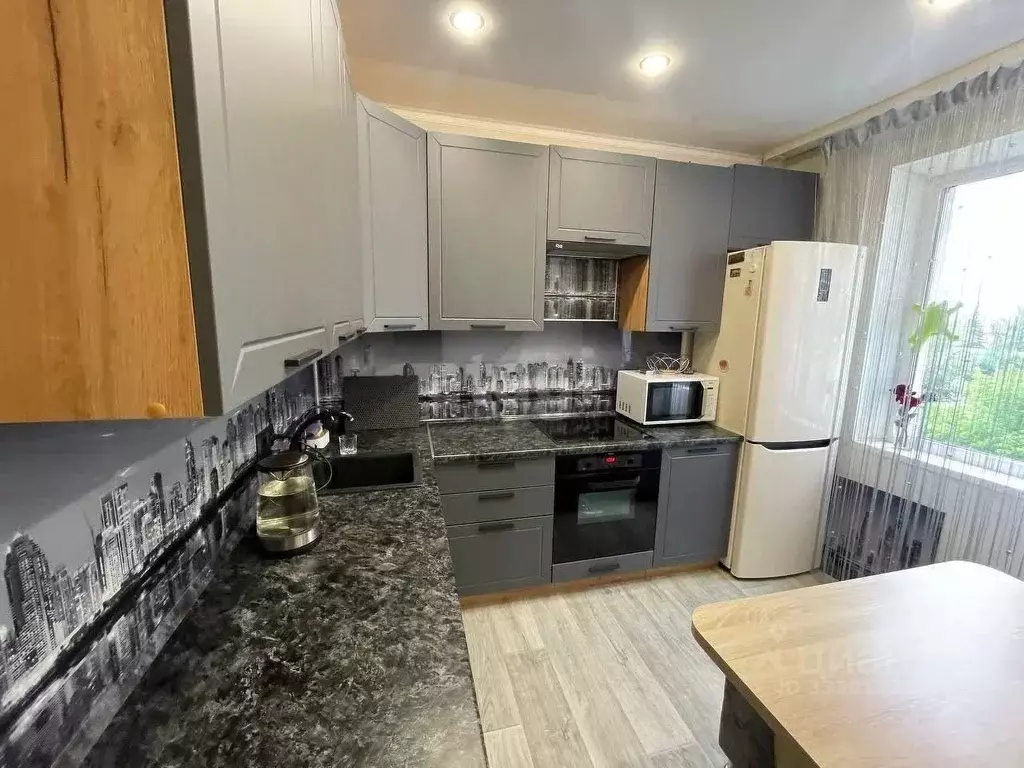 4-к кв. Тюменская область, Тюмень Молодежная ул., 70к1 (81.0 м) - Фото 1