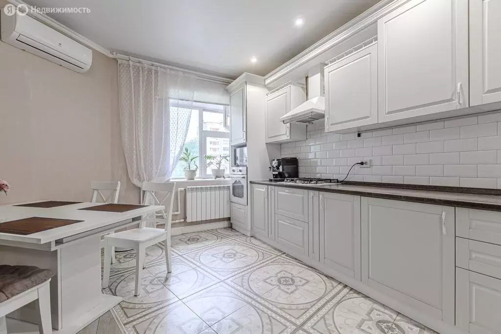 3-комнатная квартира: Казань, улица Восстания, 86А (90.5 м) - Фото 0